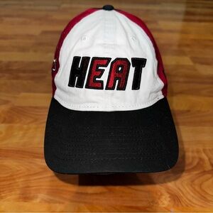 Miami Heat Hat New Era 9TWENTY HAT CAP OSFM Red Black And White NBA Miami Heat